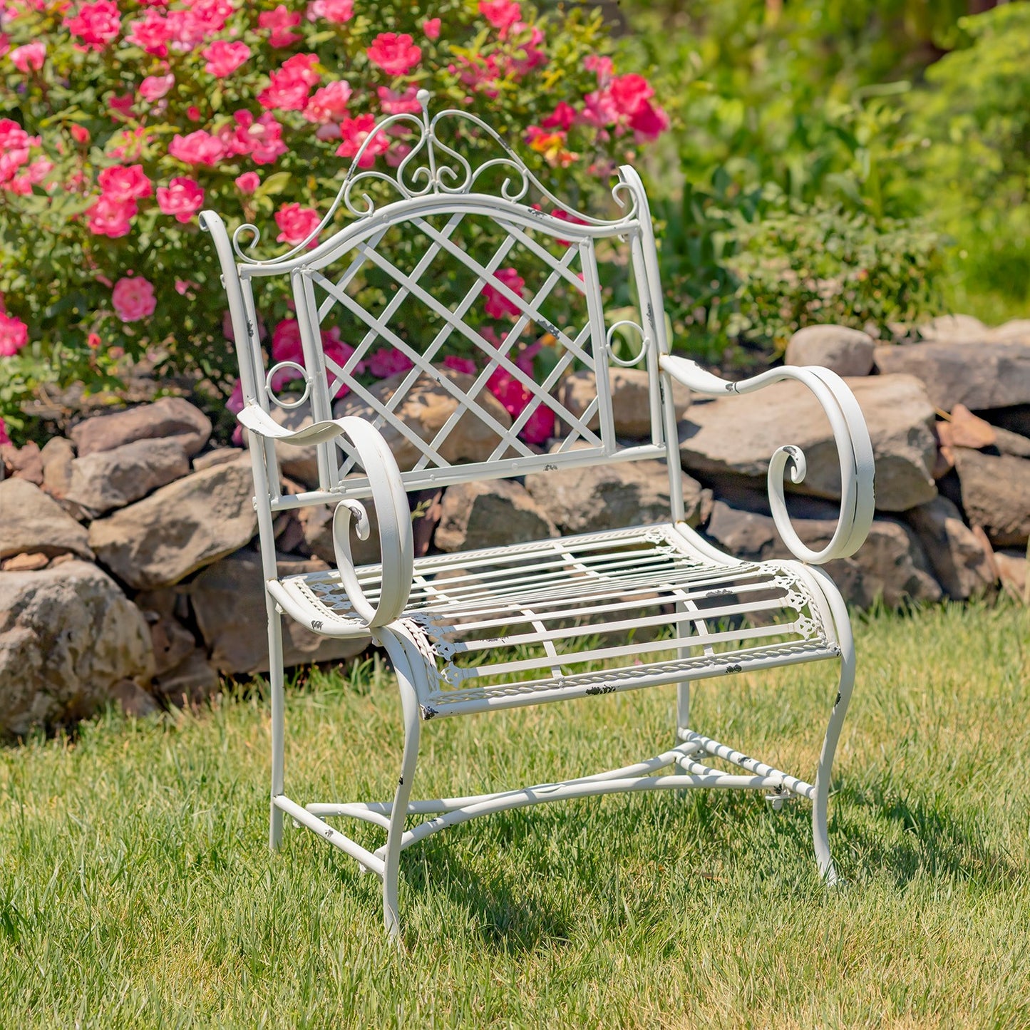 Stephania Victorian-Style Iron Garden Armchair in Antique White