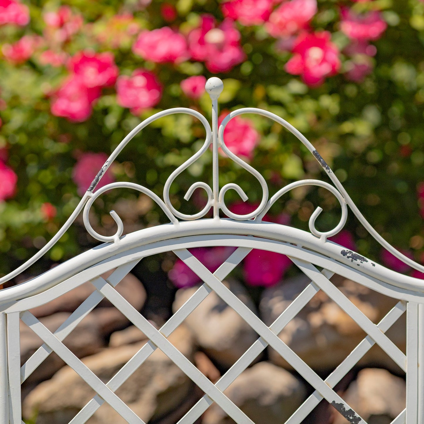 Stephania Victorian-Style Iron Garden Armchair in Antique White