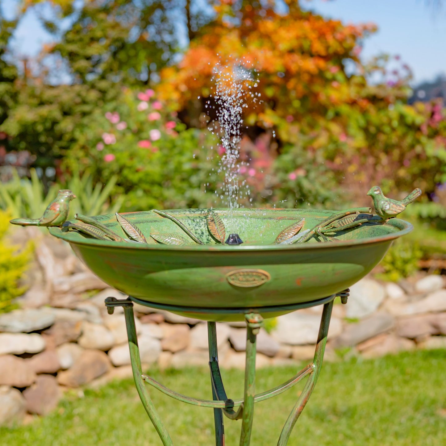 Two Birds Iron Birdbath with Verdi Green Finish